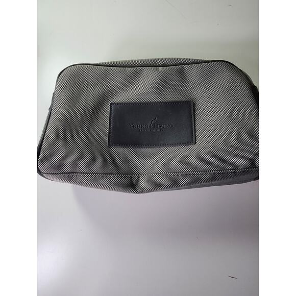 YOUNG LIVING Essential Oils Travel Accessories Cosmetic Bag - Picture 4 of 10